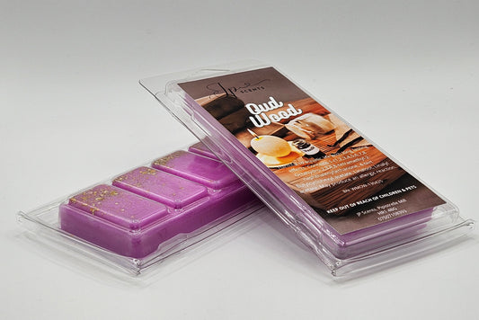Oud Wood Wax Melt with a rich, spicy aroma—notes of cardamom, sandalwood, cedar, patchouli, and amber. Luxurious home fragrance for an inviting atmosphere.