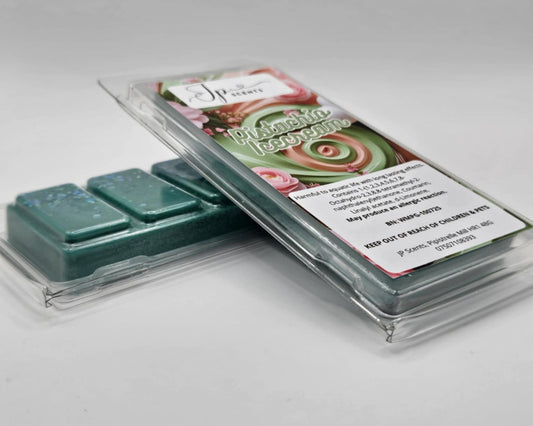 Pistachio Ice Cream Wax Melt by JP Scents – handcrafted vegan wax melt with edible-inspired notes of pistachio, rum, peony, marshmallow, and cotton candy.